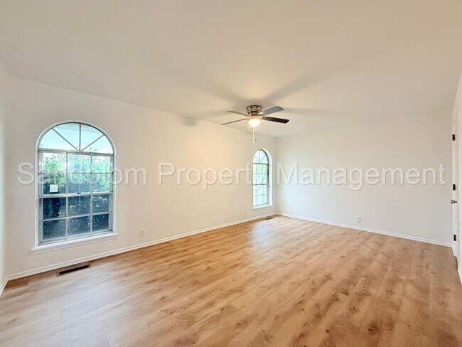 Building Photo - For Lease | South Tulsa Duplex | Available Now!