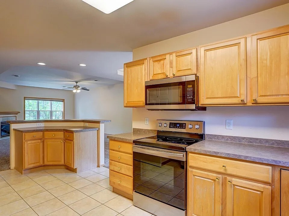 Building Photo - 1807 Carns Dr