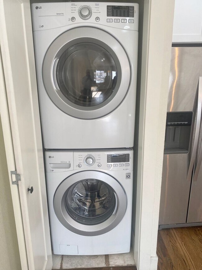 Building Photo - Three bedroom, 2 bathroom modern property!...