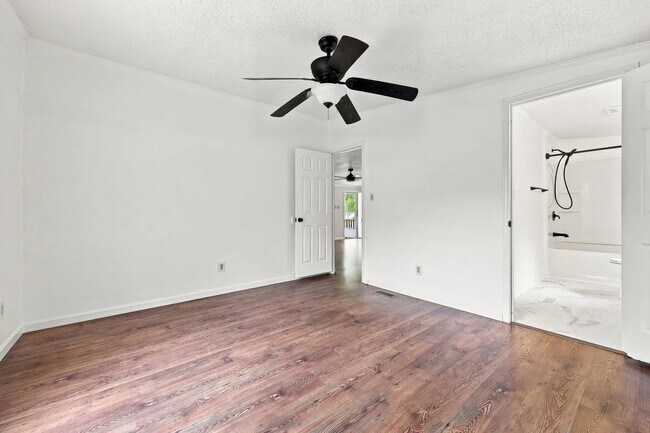 Building Photo - 135 Virginia Ln