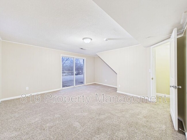 Building Photo - 131 S Crescent Ave