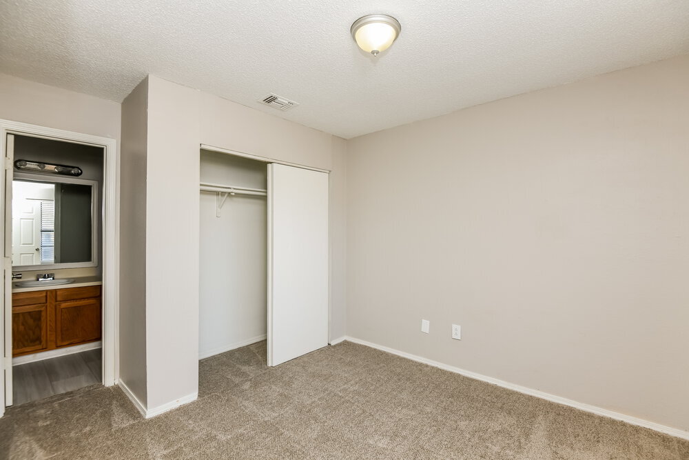 Building Photo - 910 Galaxy Dr