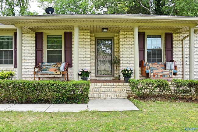Primary Photo - 207 Jones Valley Dr SW