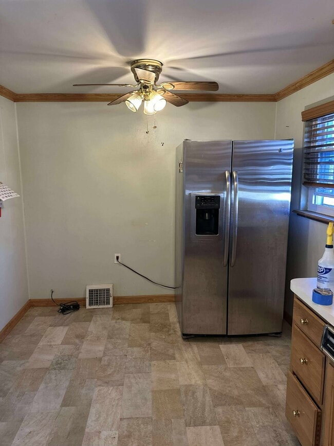 Building Photo - 129 Ridgefield Rd