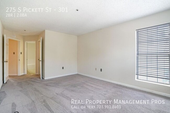 Building Photo - Bright and Updated Two-Bedroom, Two-Bath i...