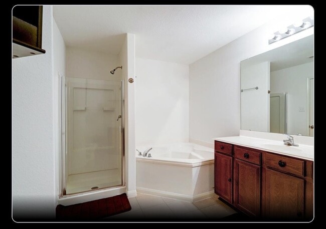 Building Photo - 9815 Opal Rock Dr