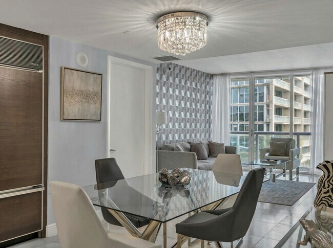 Building Photo - 485 Brickell Ave