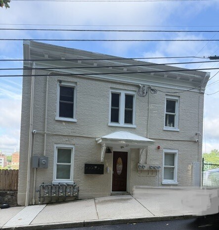 Building Photo - 27 Morris St