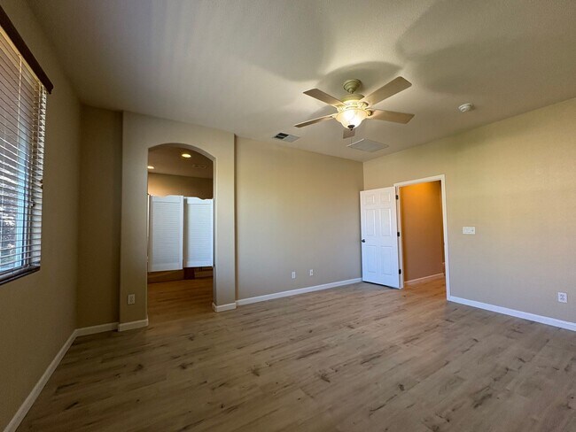 Building Photo - 684 Whitfield Ln