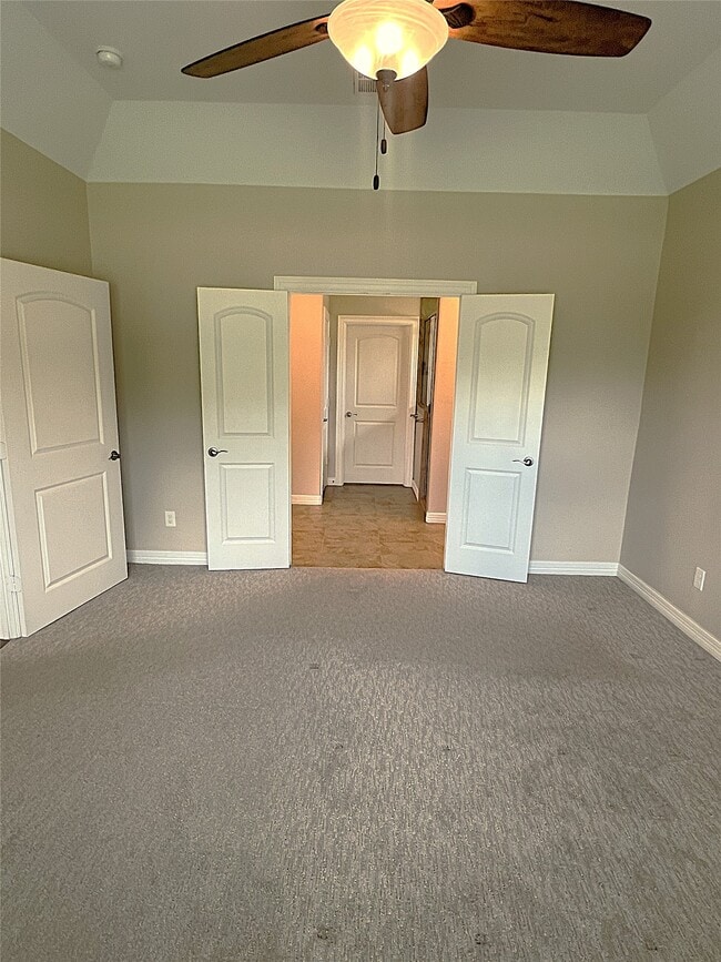 Building Photo - 9723 Highland Pointe Dr