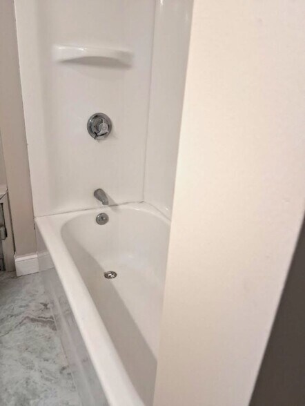 Building Photo - 848 Smith St