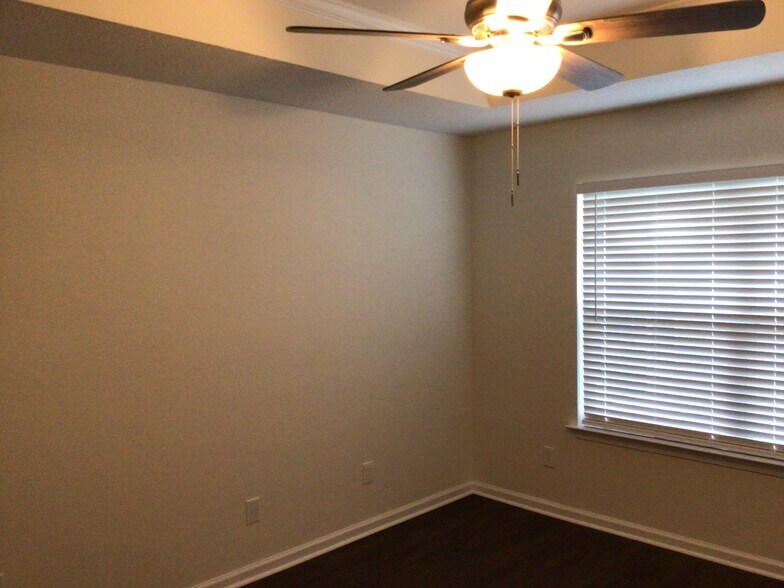 Building Photo - 126 Aquinnah Dr