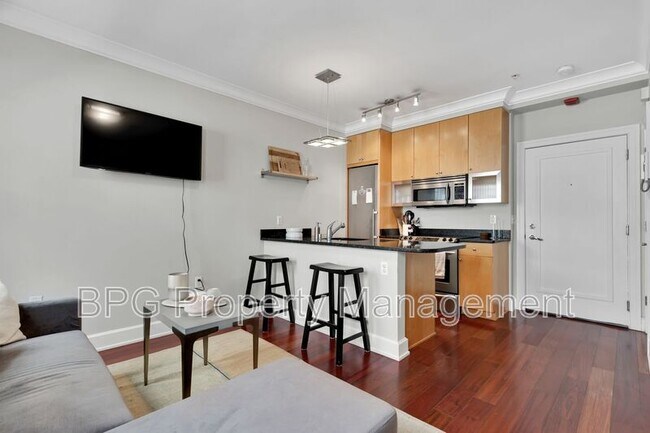 Building Photo - 1121 24th St NW