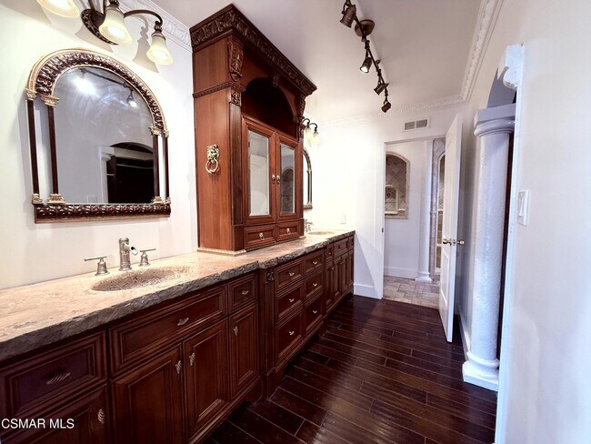 Building Photo - 29608 Lazy Oak Pl