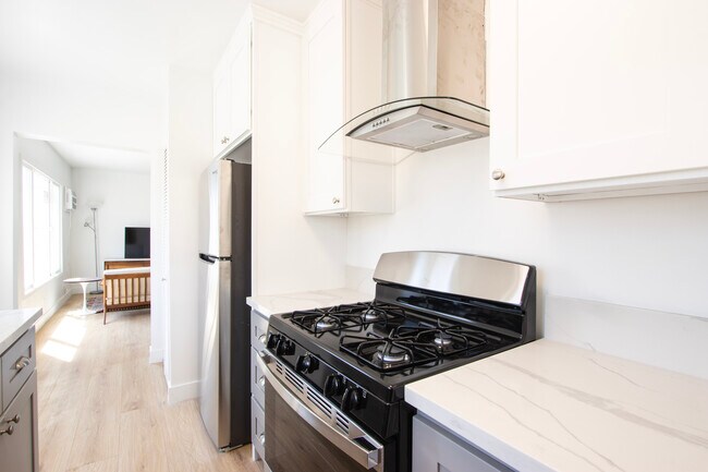 Building Photo - 4019 Oakwood