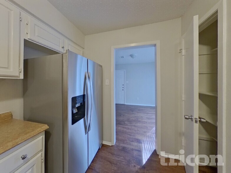 Building Photo - 717 Marlow Pl