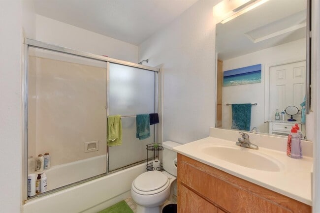 Building Photo - Fabulous West Davis location.  **No texts or phone calls. Email inquiries only***