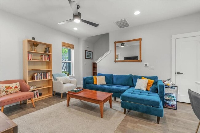 Building Photo - 5308 Evans Ave