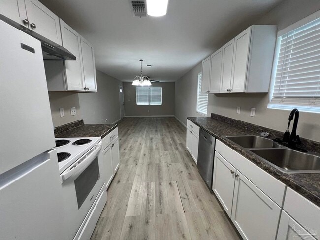 Building Photo - 927 Bremen Ave
