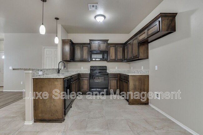 Building Photo - 1308 Garden Gate Dr