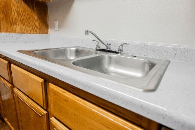 Building Photo - Like-New 2BR/2BA Condo in Gated Manzanita Community – Vaulted Ceilings & Fireplace!