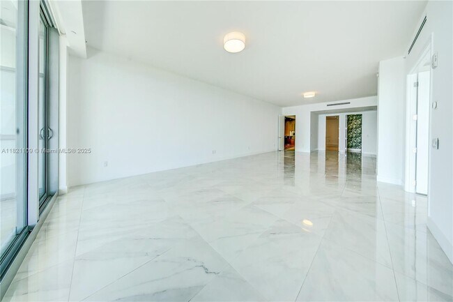 Building Photo - 9349 Collins Ave