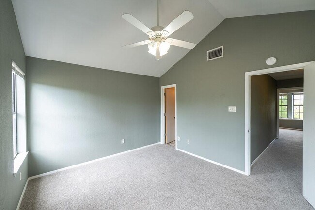 Building Photo - 11901 Swearingen Dr