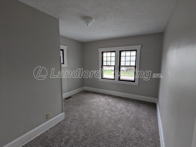 Building Photo - For Sale Land Contract - $129,900 EZ BUY P...