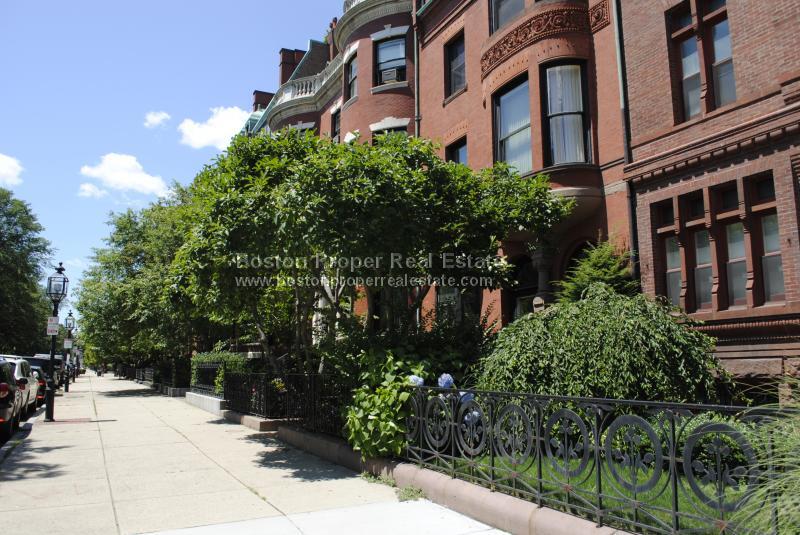 Building Photo - 195 Commonwealth Ave