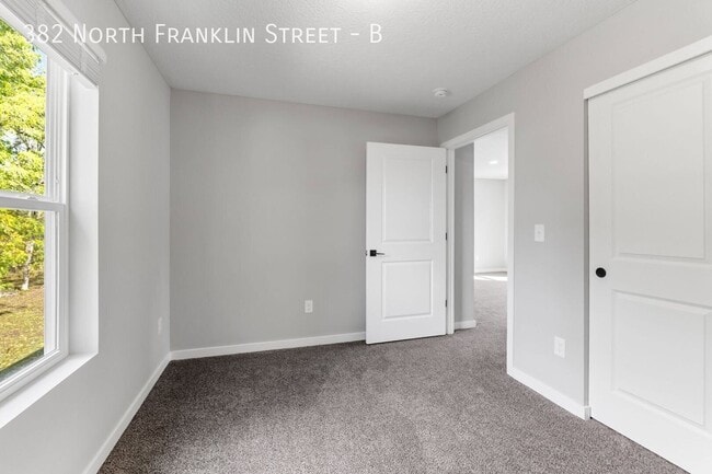 Building Photo - 382 N Franklin St
