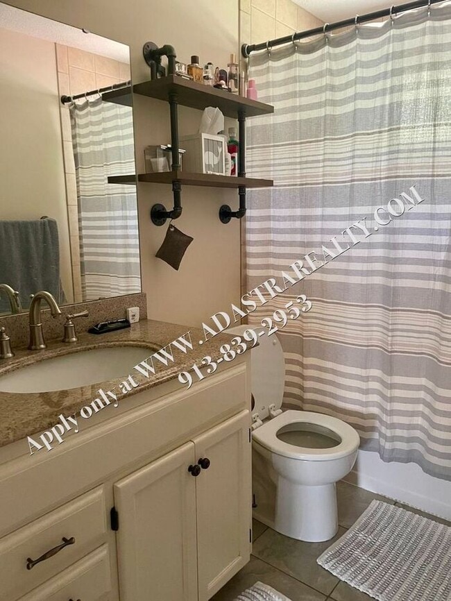 Building Photo - Beautiful Ranch Home in Shawnee-Available ...