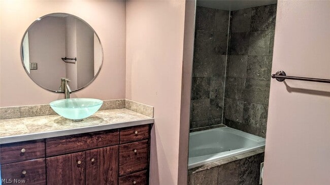 Building Photo - 25 Trenton Square