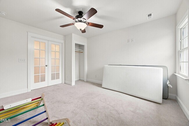 Building Photo - 401 Waverly Hills Dr