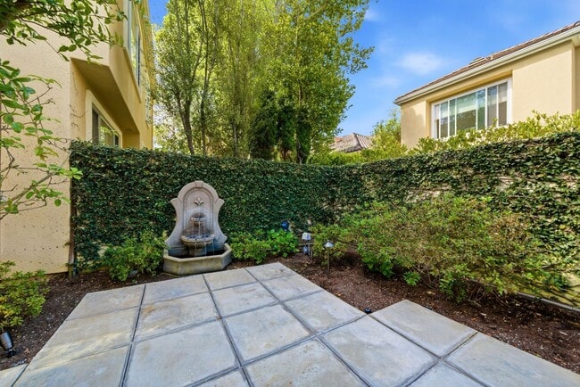 Building Photo - Stunning 3 Bedroom Home in Gated Newport Coast