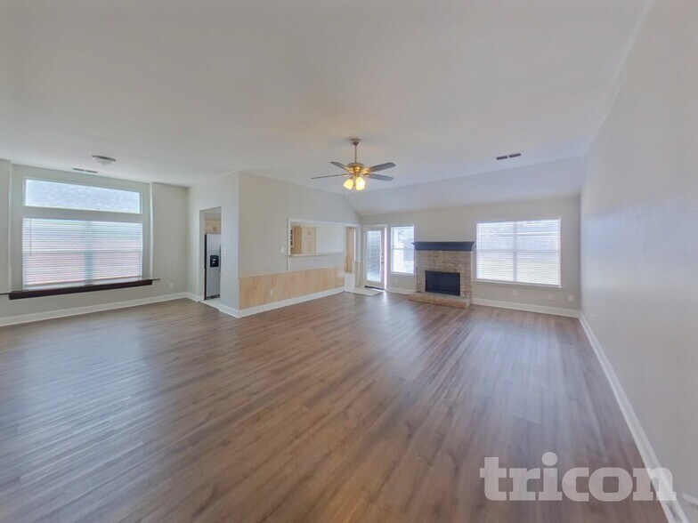 Building Photo - 709 Flagstone Way