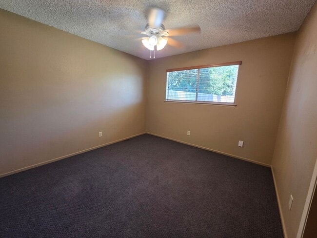 Building Photo - 240 N Bollinger St