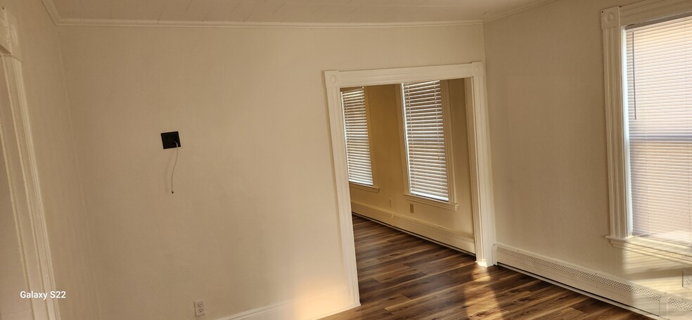 Living room - 72 S Central St