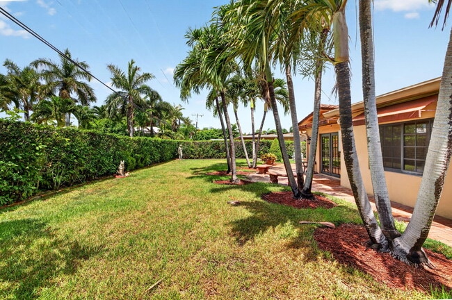 Building Photo - 2060 Tropic Isle