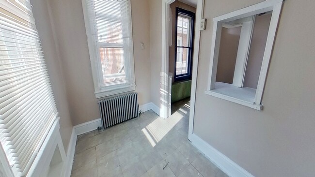 Building Photo - Second-Floor Apartment Accepting Housing Vouchers