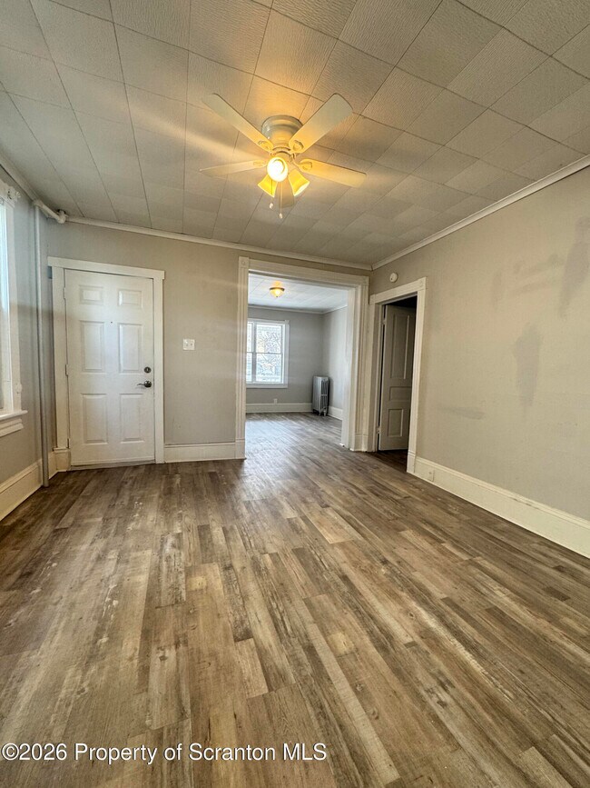 Building Photo - 916 S 9th Ave