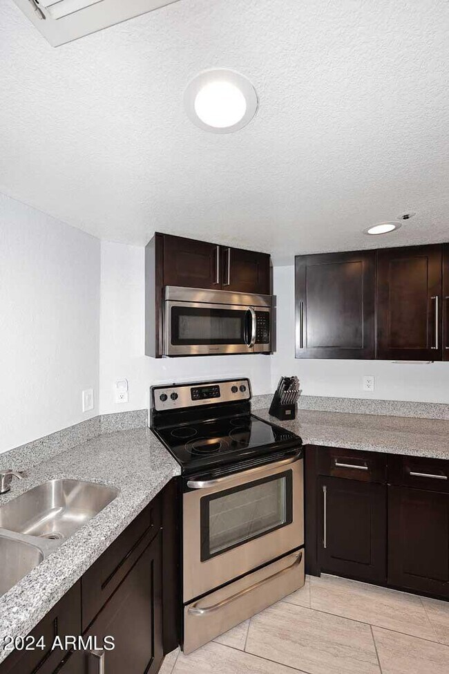 Building Photo - 7675 E McDonald Dr
