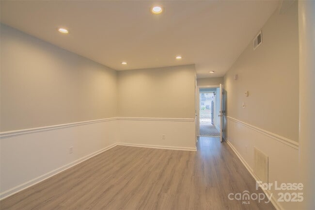 Building Photo - 7908 Horse Chestnut Ln