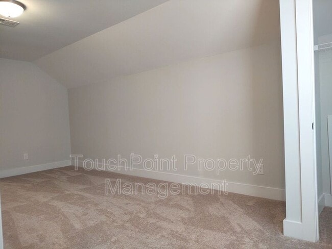 Building Photo - 4013 Belle Landing Rd