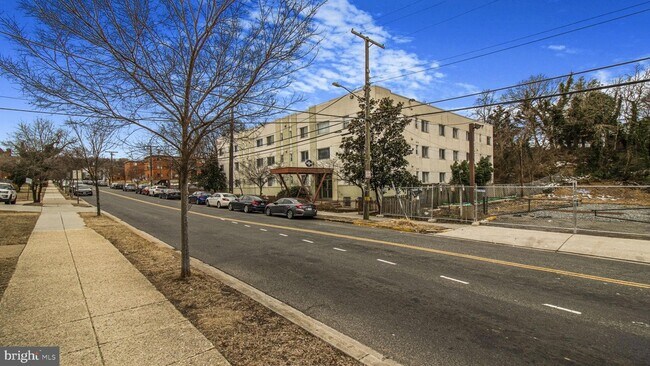 Building Photo - 1501 27th St SE
