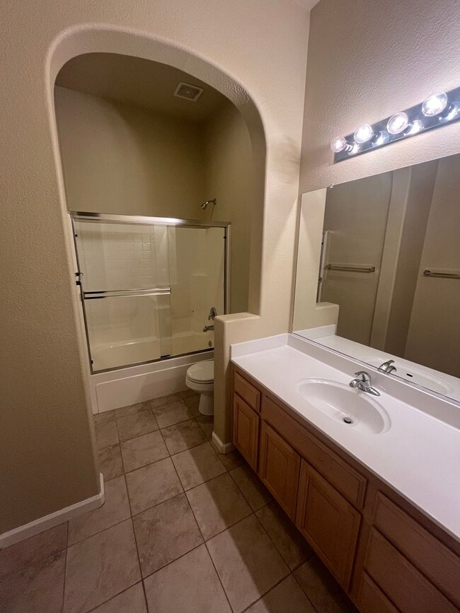 Building Photo - BEAUTIFUL HOME IN WEST ROSEVILLE!!