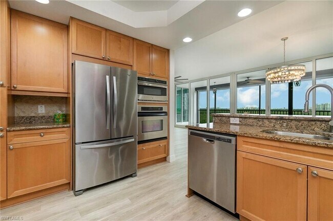Building Photo - 455 Cove Tower Dr