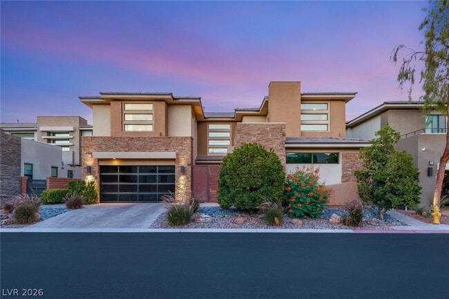Building Photo - 64 Grey Feather Dr
