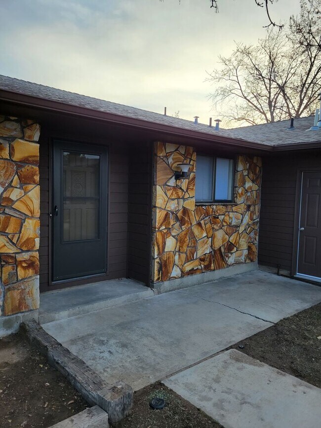Building Photo - Coming Soon! 4 bedroom 2 bath