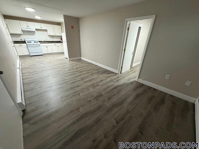 Building Photo - 18 Waugh St