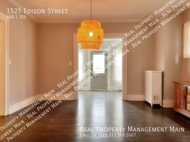 Building Photo - 1525 Edison St